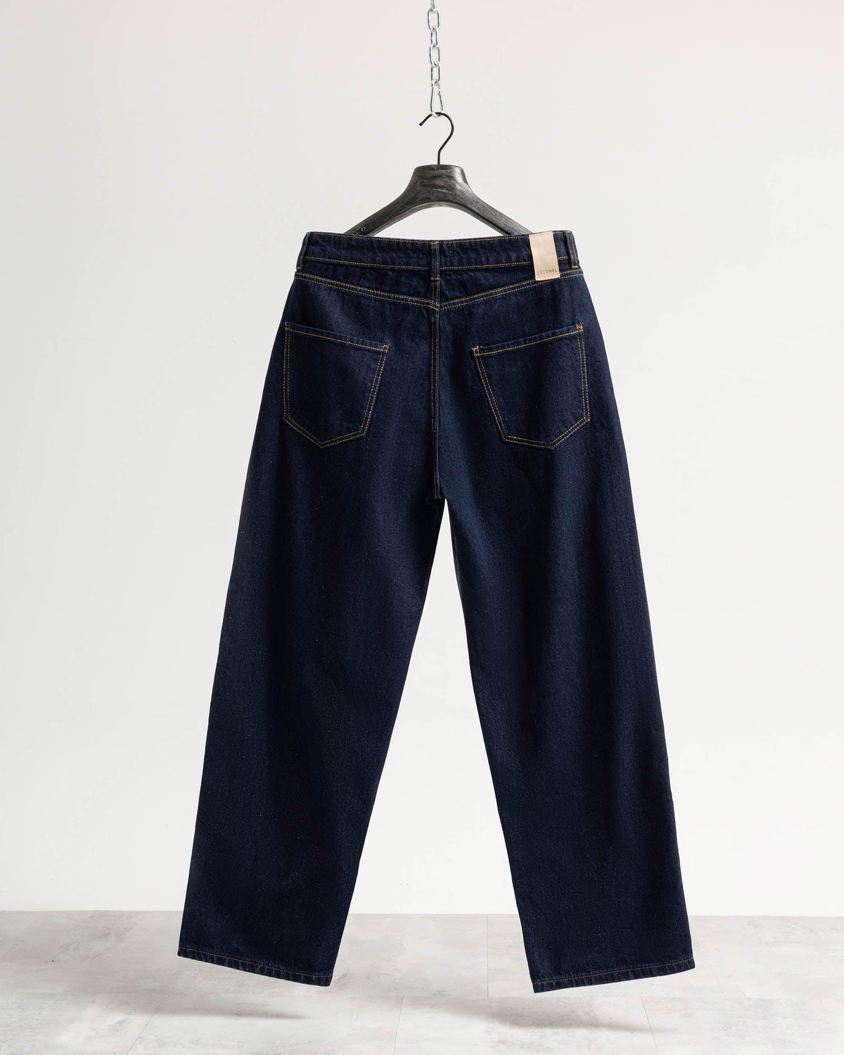 Jeans baggy blu resinato