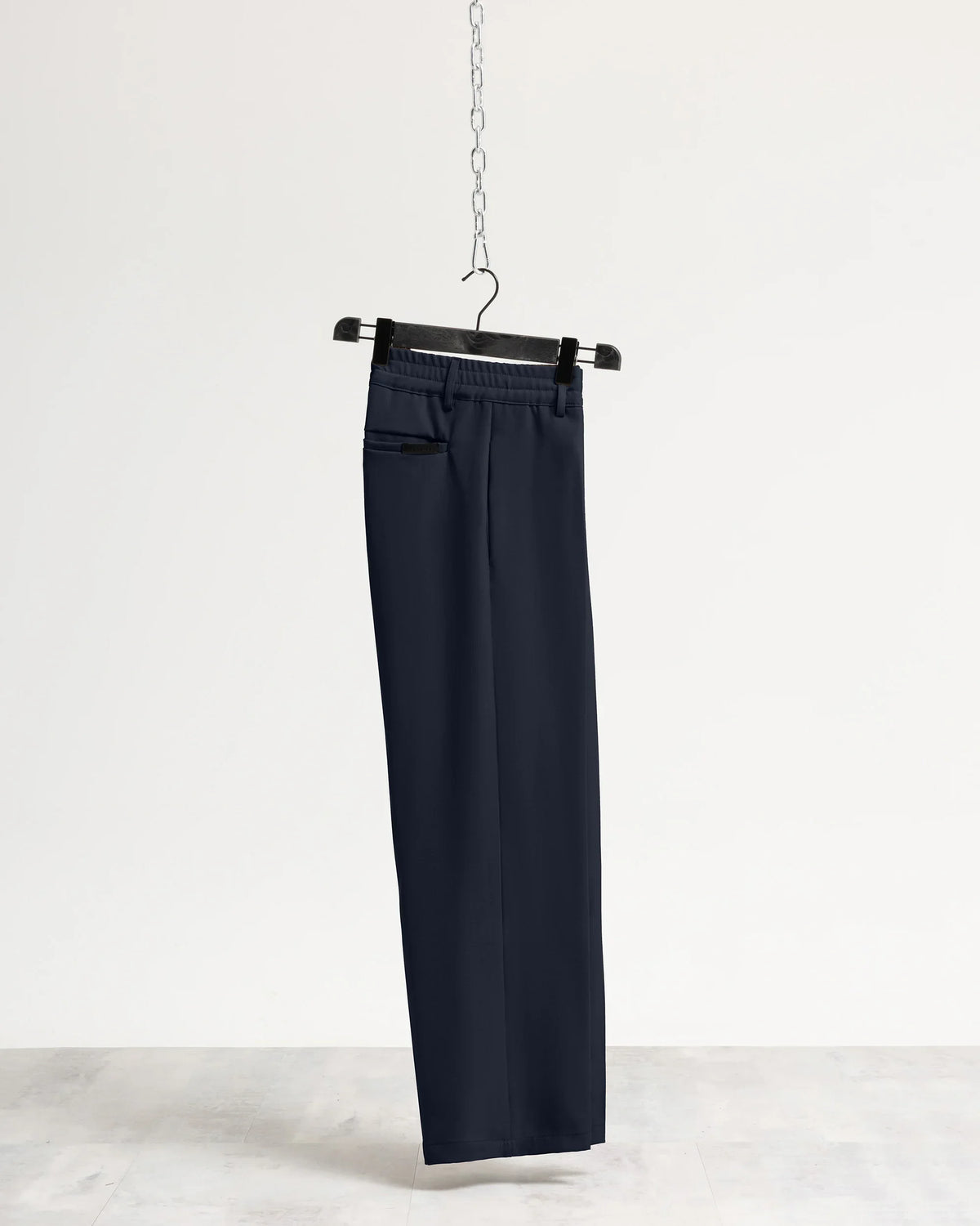 Pantalone fondo ampio tessuto classico
