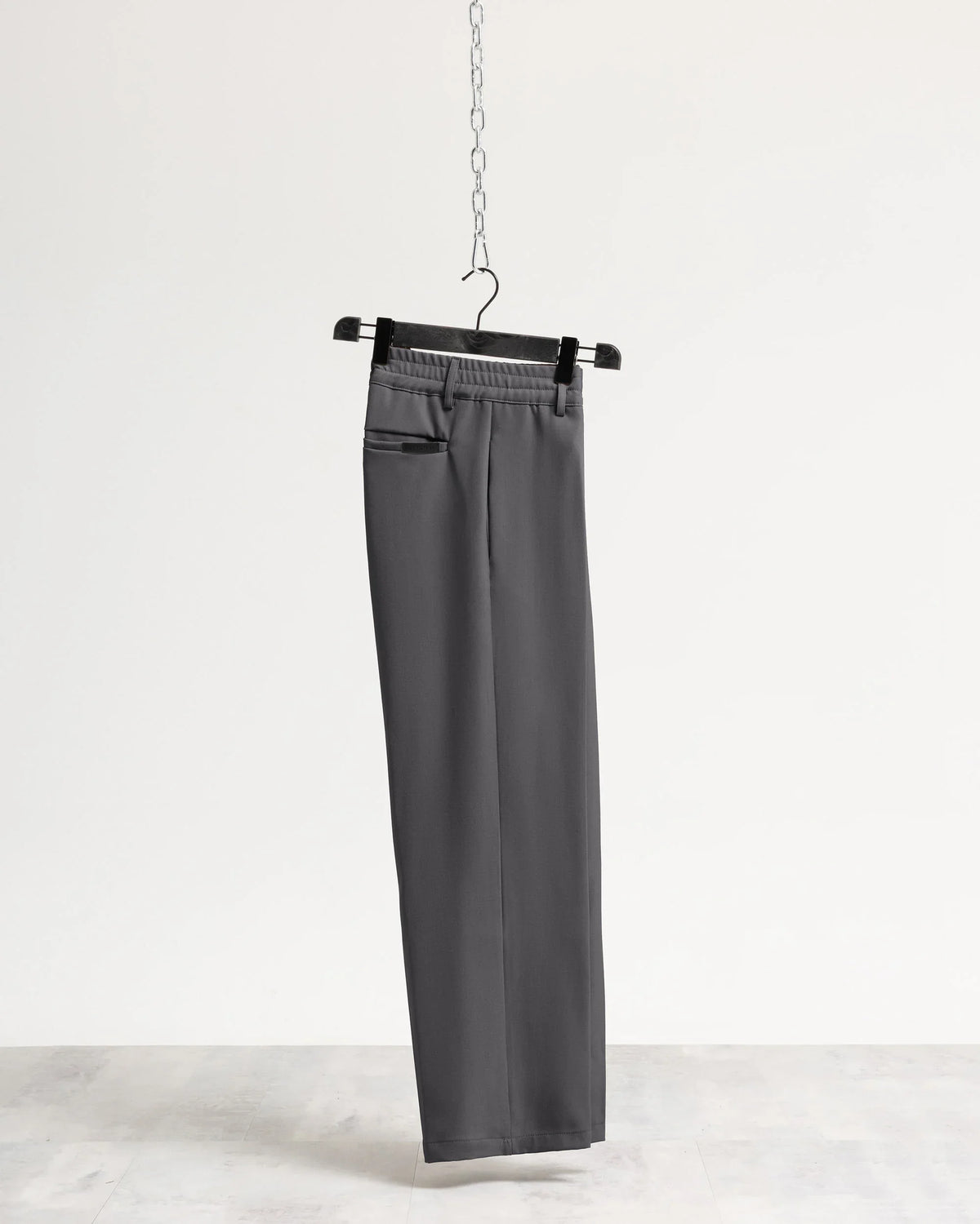 Pantalone fondo ampio tessuto classico