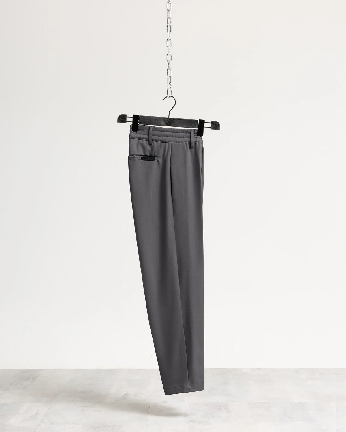 Pantalone regular tessuto classico
