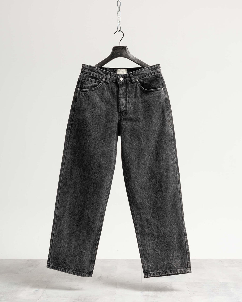 Jeans baggy nero con legature