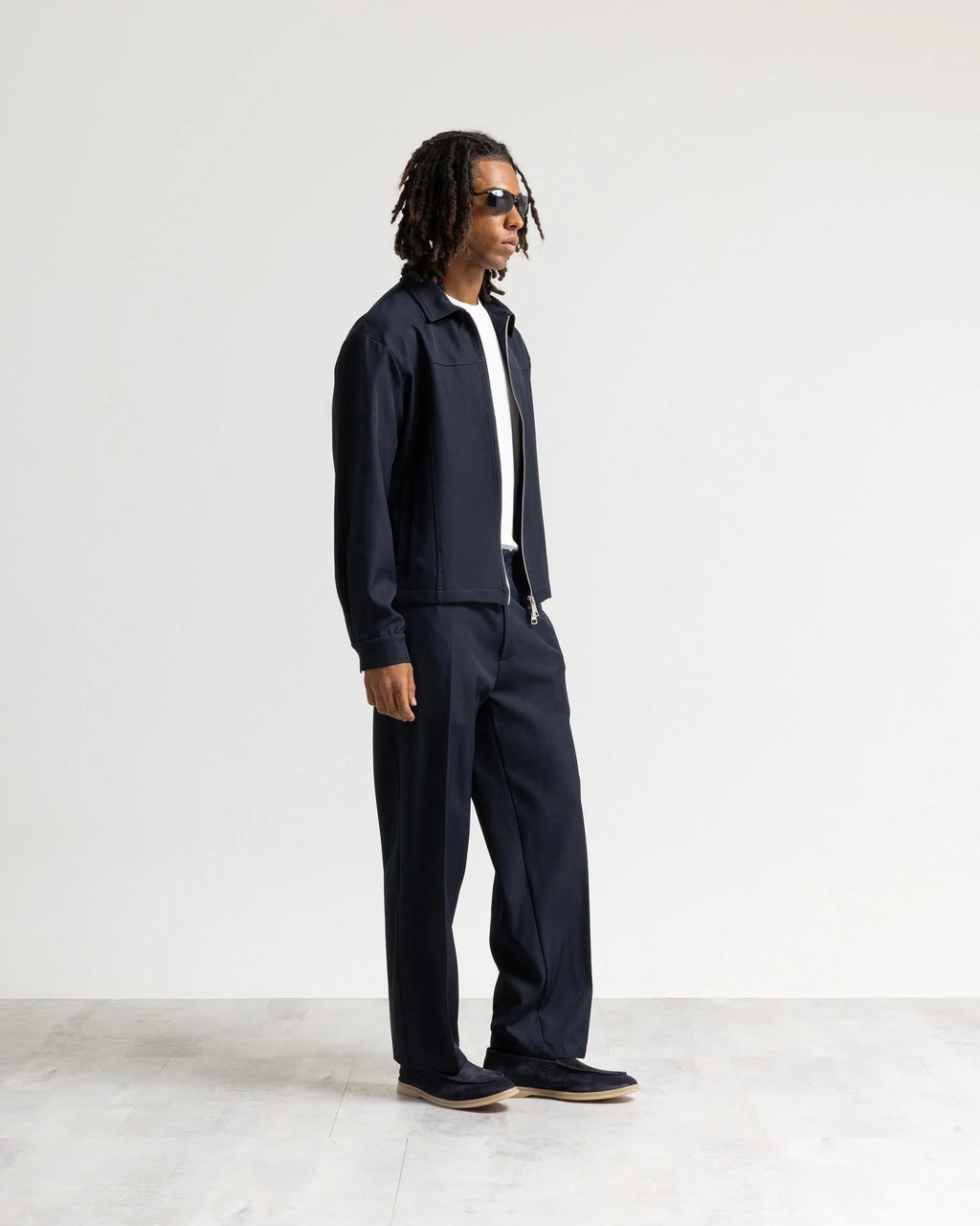 Pantalone fondo ampio tessuto classico