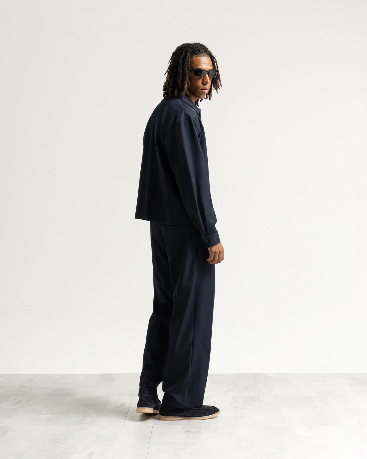 Pantalone fondo ampio tessuto classico