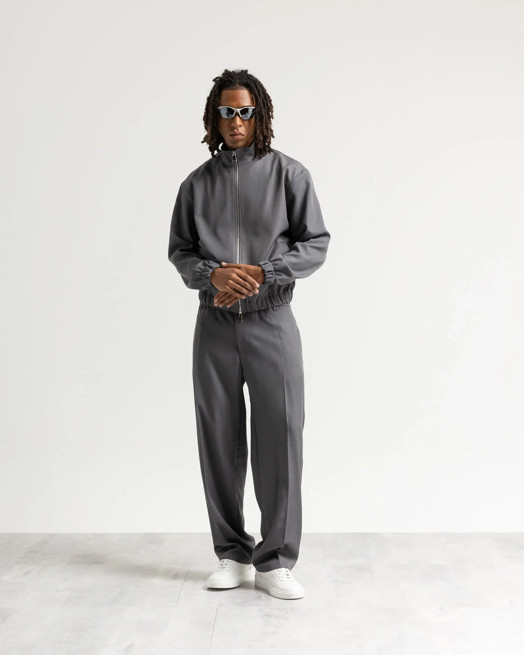 Pantalone fondo ampio tessuto classico