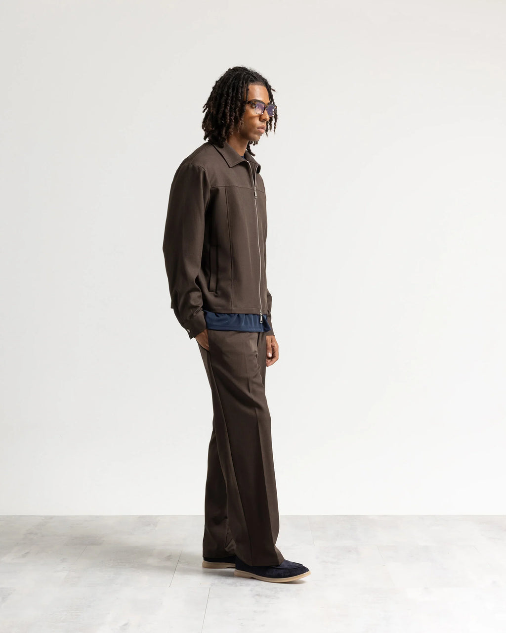 Pantalone fondo ampio tessuto classico