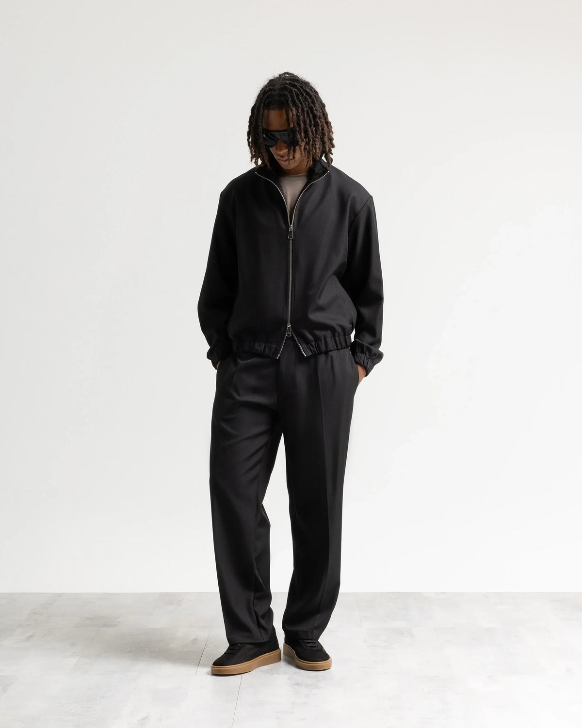 Pantalone fondo ampio tessuto classico