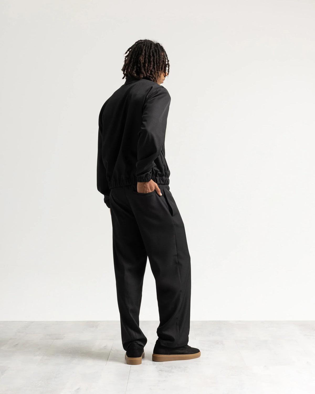Pantalone fondo ampio tessuto classico