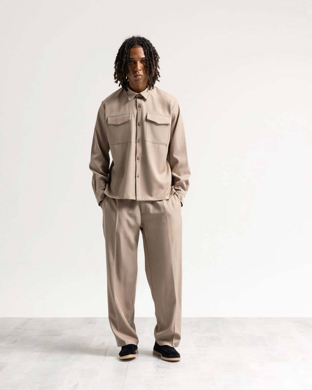 Pantalone fondo ampio tessuto classico