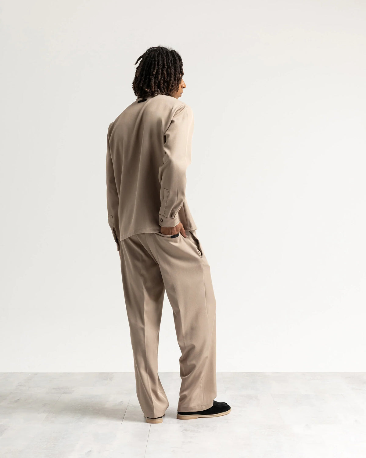 Pantalone fondo ampio tessuto classico
