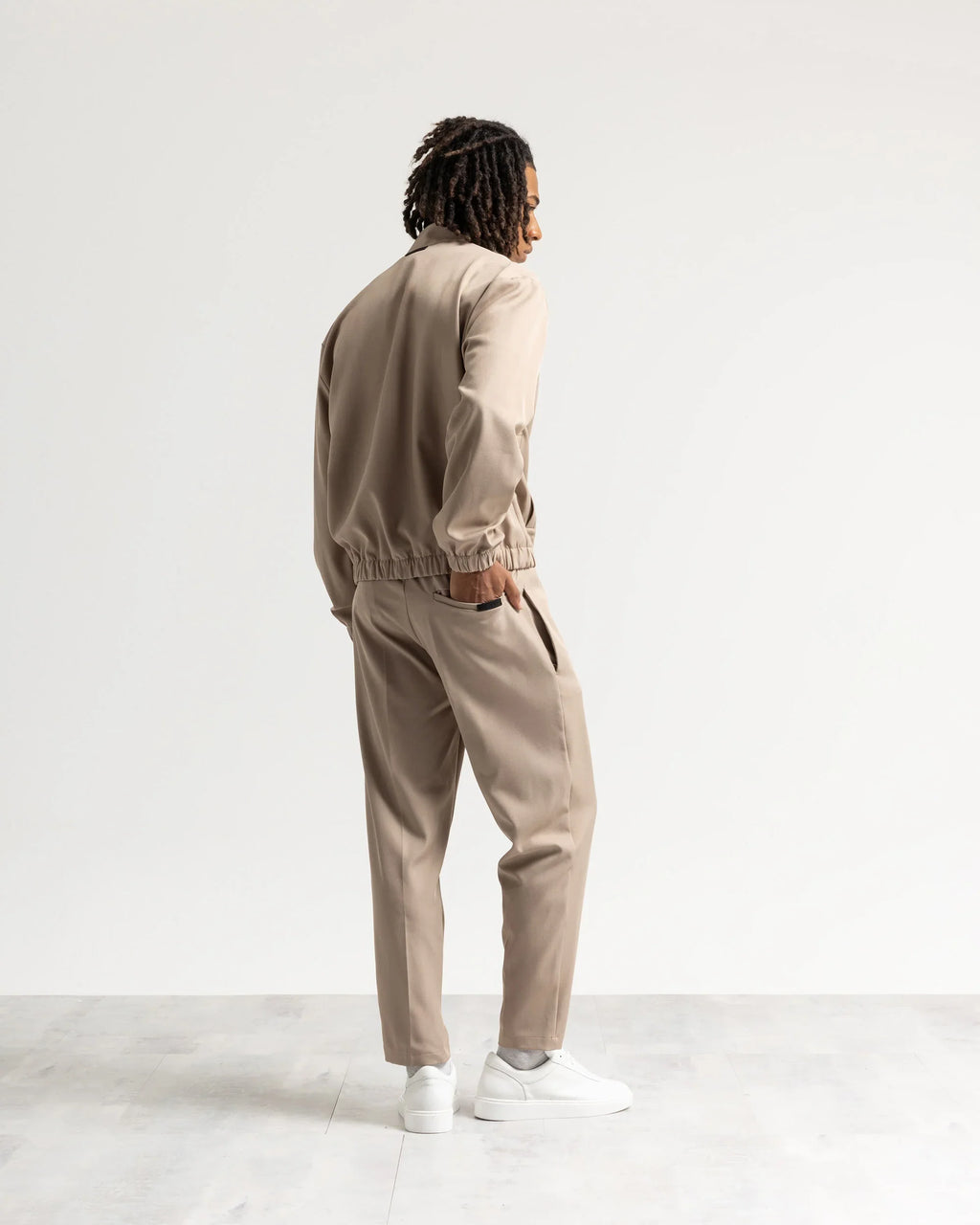 Pantalone regular tessuto classico